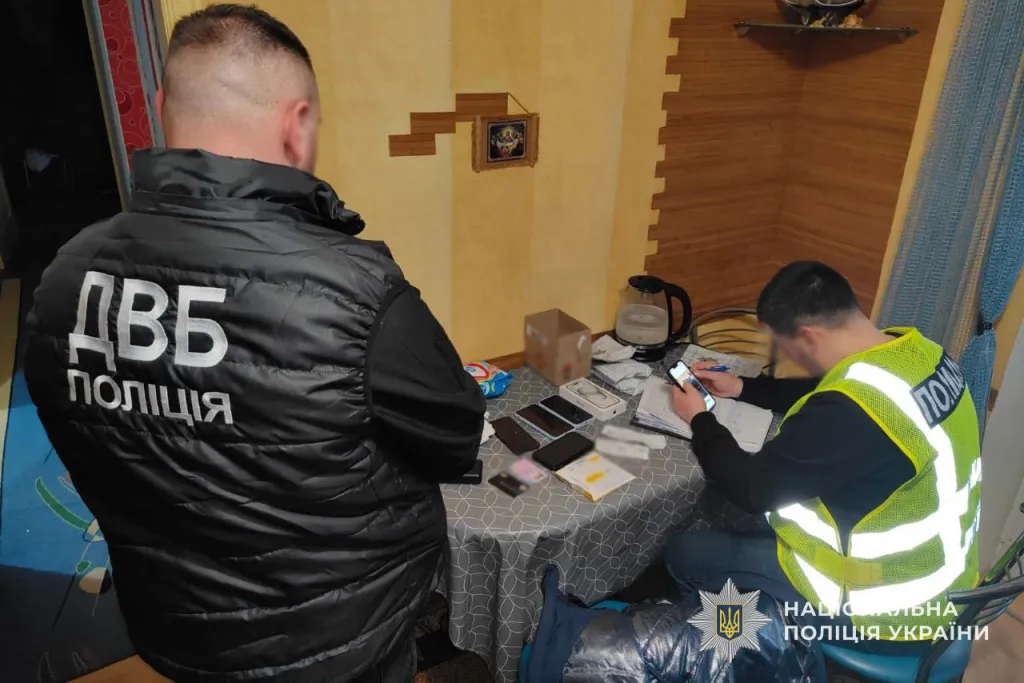 Шістьох членів угруповання, яке збувало фальшиві водійські посвідчення на 35 мільйонів, судитимуть на Тернопільщині