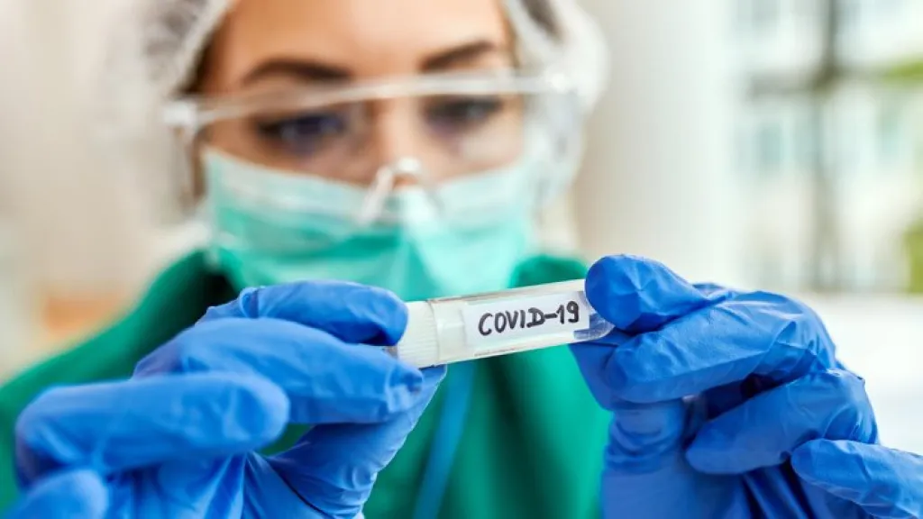 В Україні різко зросла захворюваність на COVID-19: за тиждень понад 10 тисяч випадків