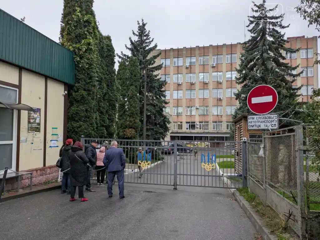 Скандал у Тернополі: працівники ТЦК утримували викладача з правом на відстрочку та вивезли у військову частину