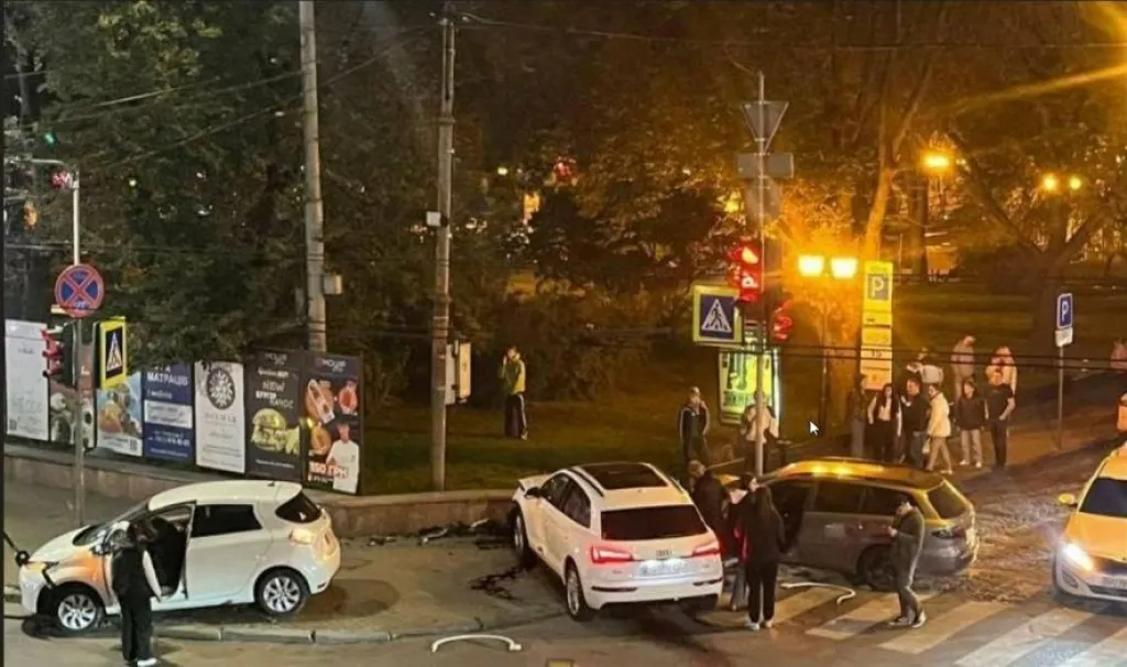 Аварія в центрі Тернополя: авто протаранило машини та збило дитину