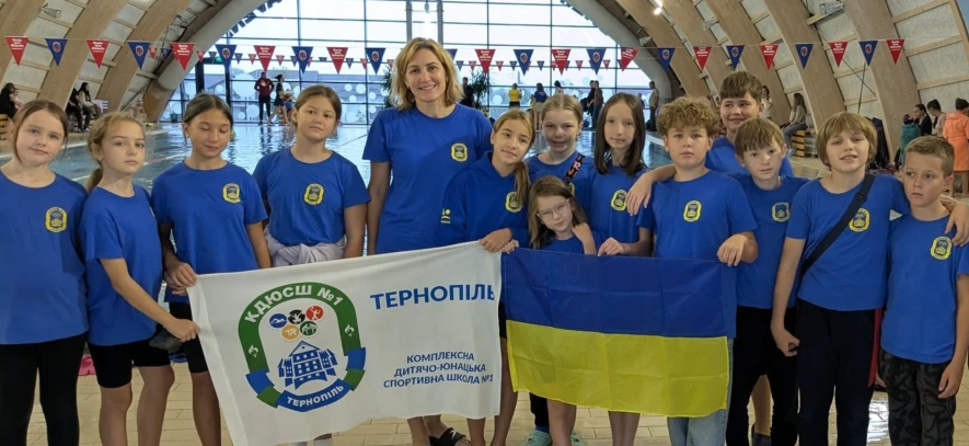 Тернопільські юні плавці привезли нагороди з міжнародного турніру в Румунії