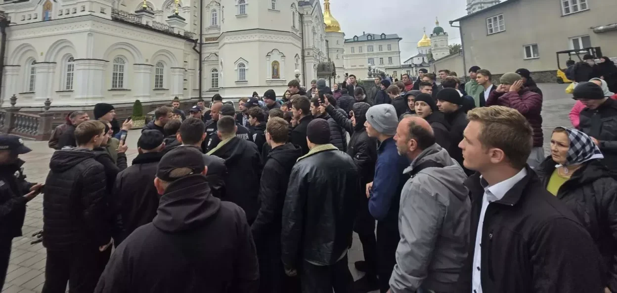 У Почаївській лаврі відкрили нове провадження через насильство проти поліції