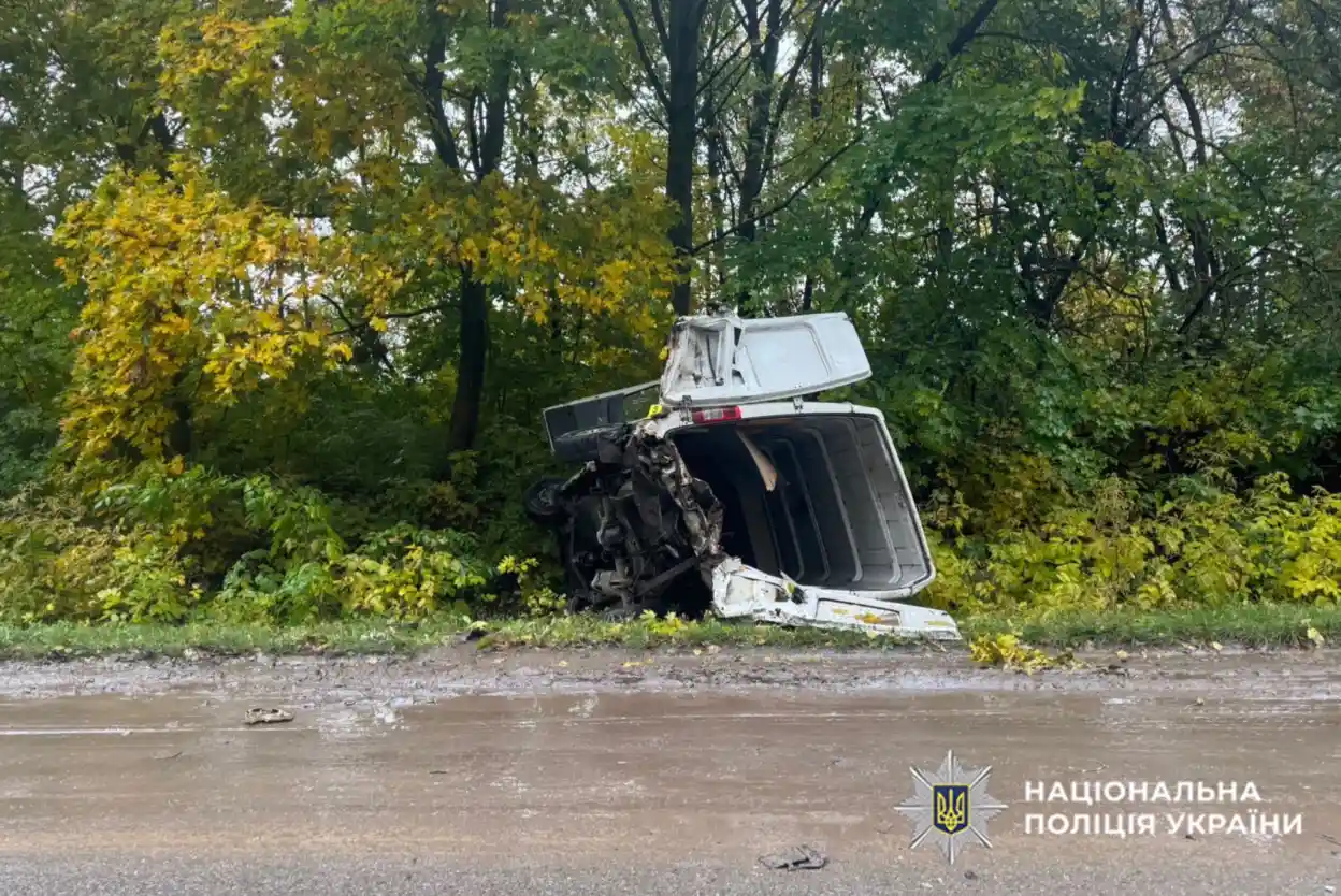 На Хмельниччині сталася масштабна ДТП за участю чотирьох авто: постраждала жінка
