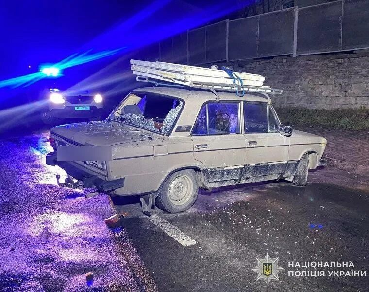 На Тернопільщині нетверезий юнак викрав авто, розбив його і напав на перехожого
