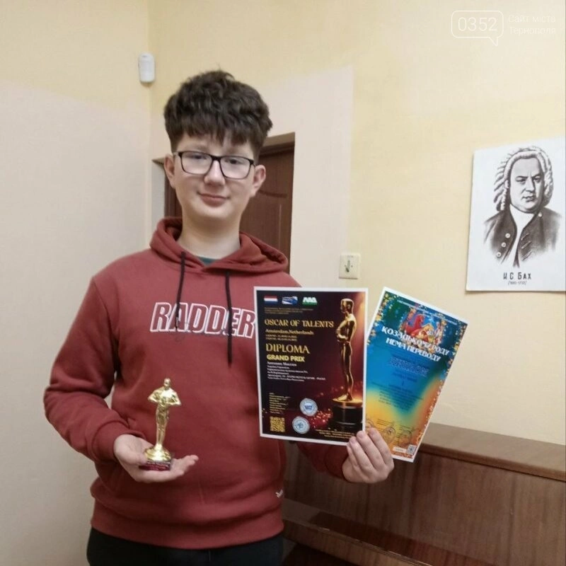 Юний тернопільський піаніст здобув дві нагороди на українському та міжнародному конкурсах