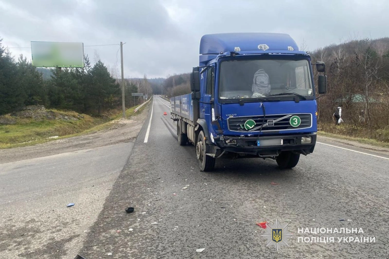 На Тернопільщині під колесами вантажівки травмувався пішохід: нічна ДТП біля Копичинців