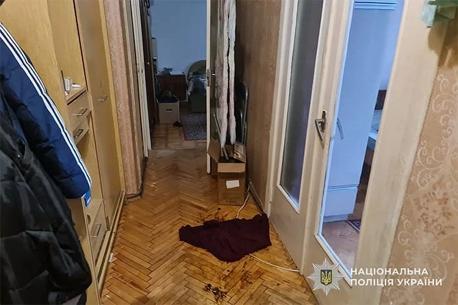 Трагедія в Тернополі: чоловік смертельно побив власну матір і сам повідомив про подію