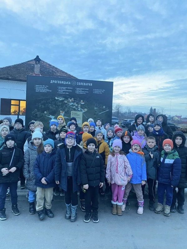 Юні плавці з Тернополя привезли з Дрогобича 13 медалей і перемогу в Західній «Аквалізі»