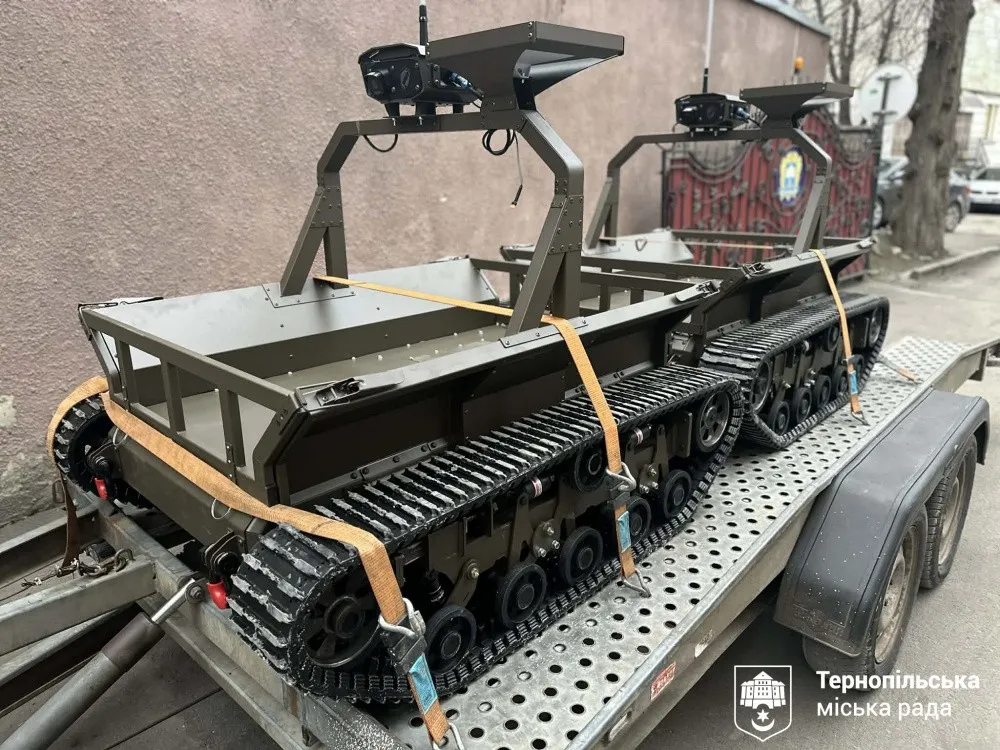 Тернопільська громада підсилила морпіхів роботизованою технікою для фронту