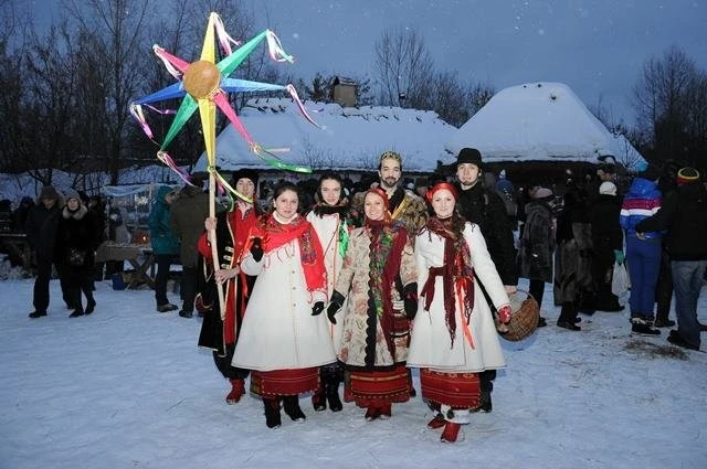 Другий день Різдва: день відкритих дверей, коляд і добрих прикмет