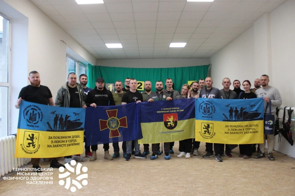 «Зимова влучність» у Тернополі: ветерани випробували себе на турнірі зі стрільби з лука