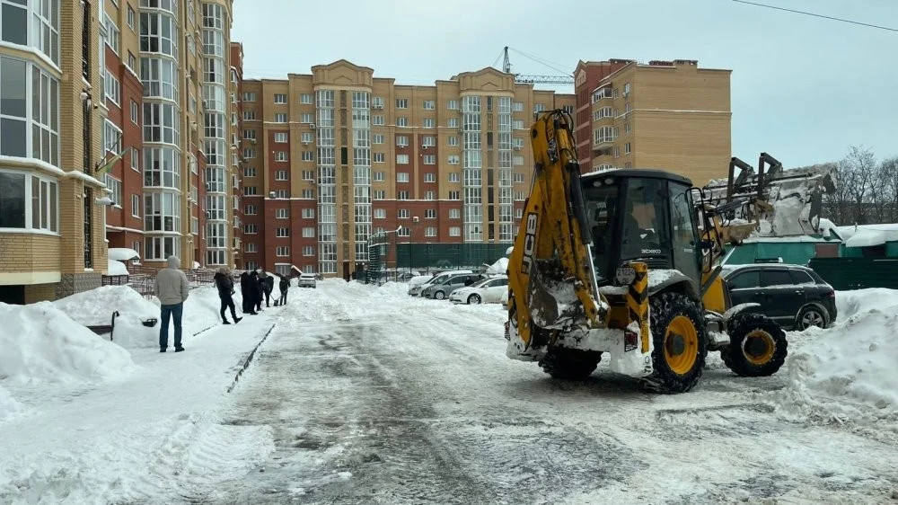 Вогонь на птахофермі: у Дзвинячі пожежу гасили кілька підрозділів