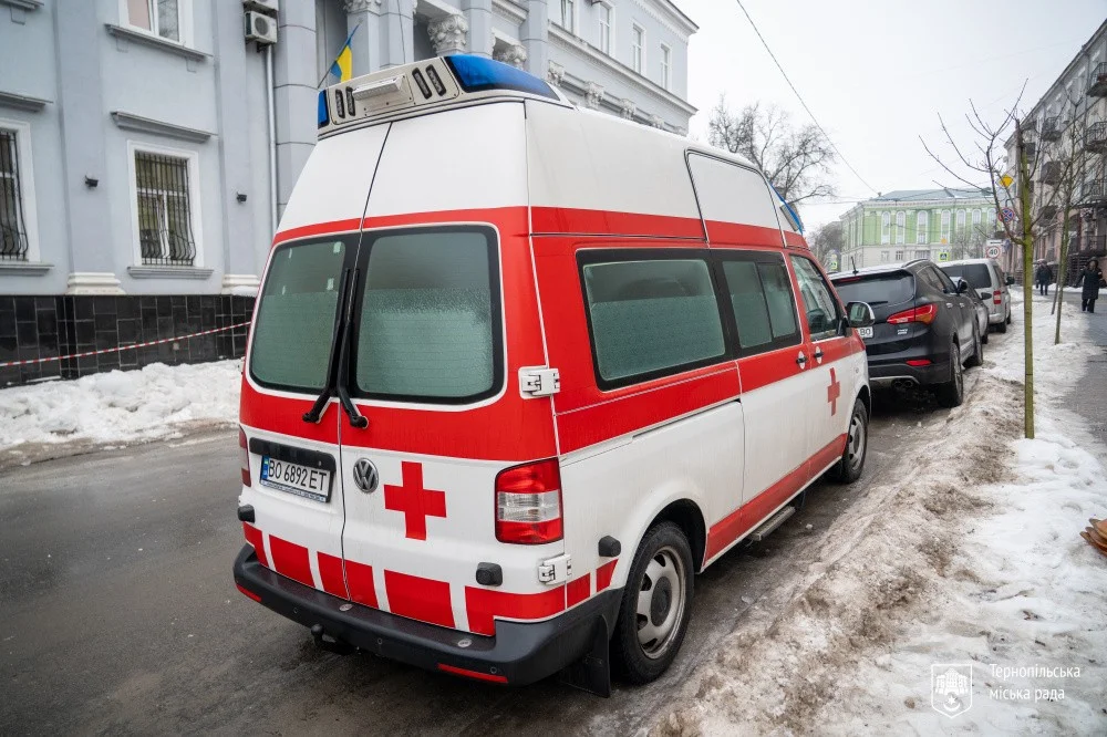 Тернопіль підтримує фронт: медичний спецтранспорт вирушає до 67-ї бригади