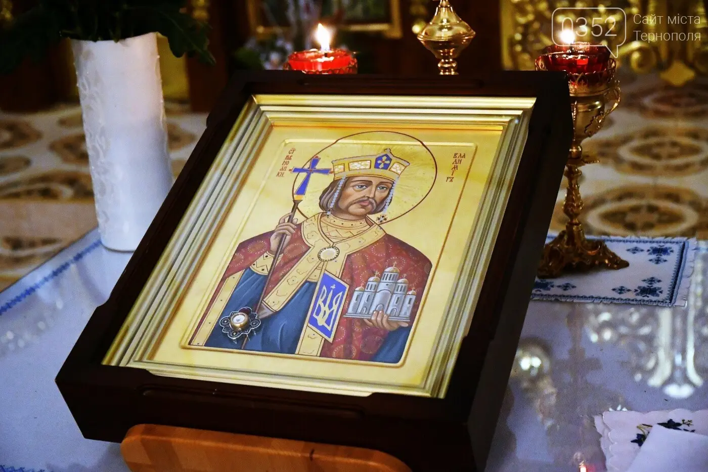 Духовна подія на Тернопільщині: віряни приклалися до ікони з мощами князя Володимира