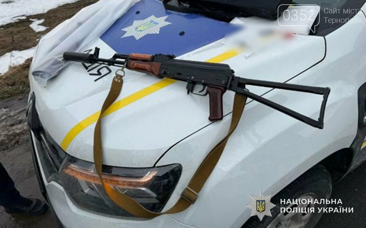 Постріл із автомобіля: поліція затримала трьох чоловіків поблизу Тернополя