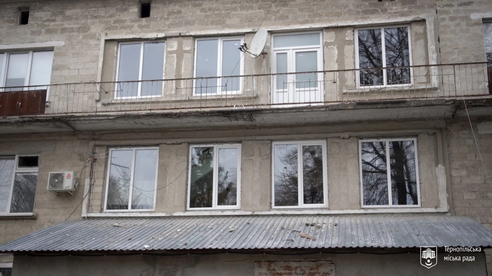 Наслідки ворожого обстрілу ліквідовано: у міській лікарні №2 оновили вікна