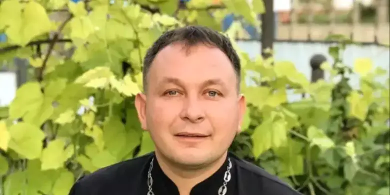 Священник пояснив значення весільної фати і чи доречно її вдягати повторно