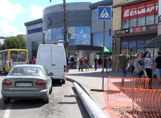 Ремонт на Торговиці: водіїв Тернополя попереджають про перекриття та ускладнення руху