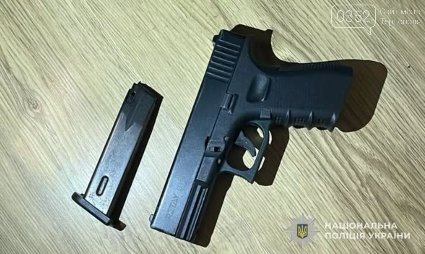 Озброєний рецидивіст забарикадував жінку в тернопільській квартирі: на штурм пішов КОРД